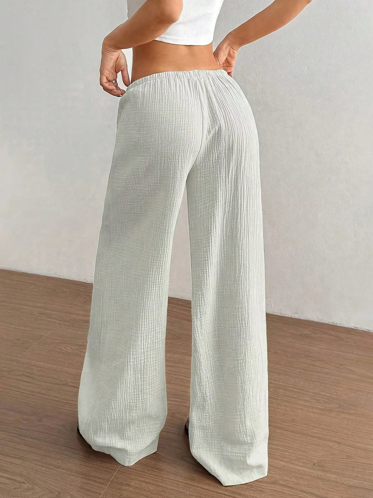 Calça Feminina Modelagem Wide Leg.